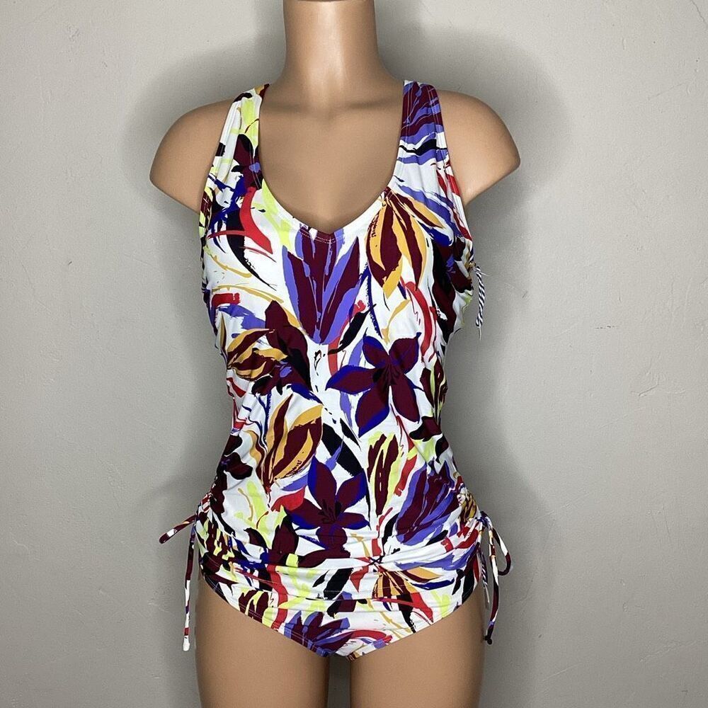 New. Sonnet Shores tankini set. Medium. Retails $108
